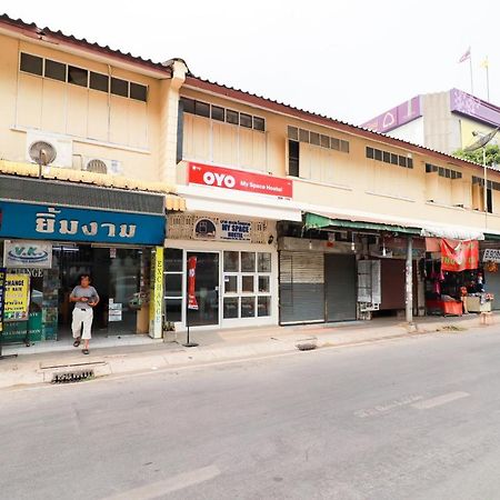 My Space Hostel Chiang Mai Bagian luar foto