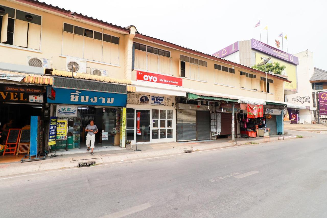 My Space Hostel Chiang Mai Bagian luar foto