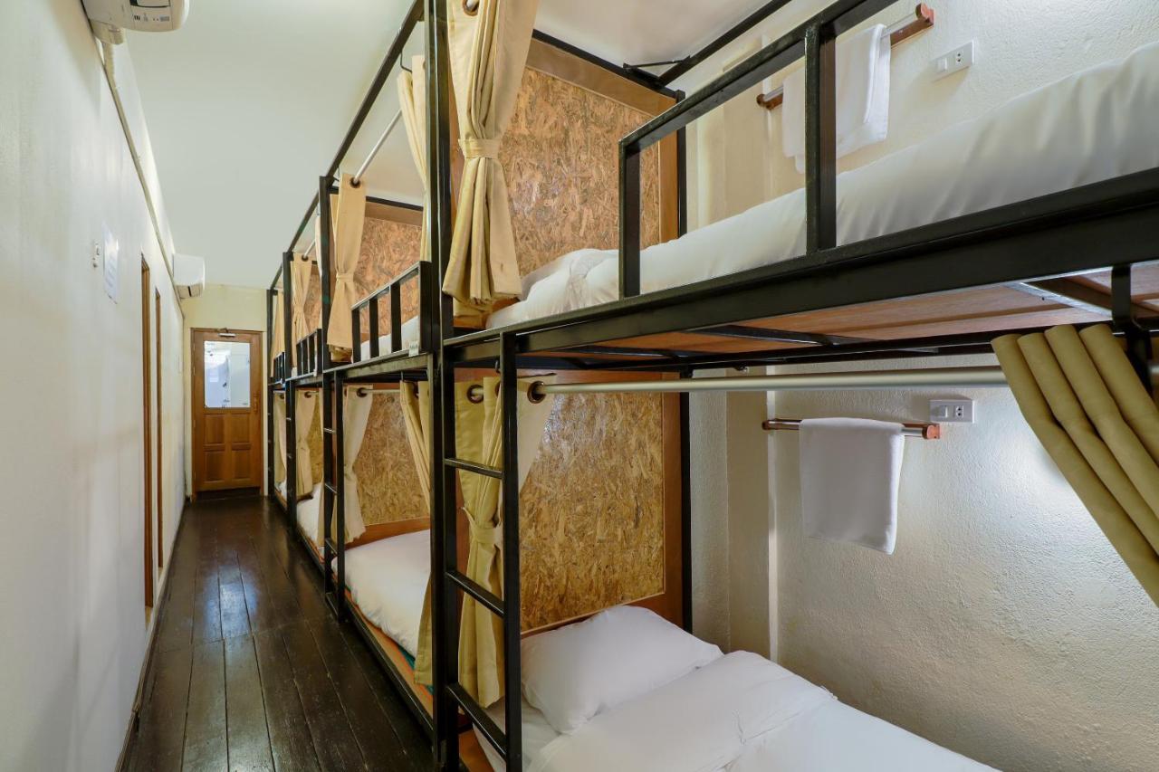 My Space Hostel Chiang Mai Bagian luar foto